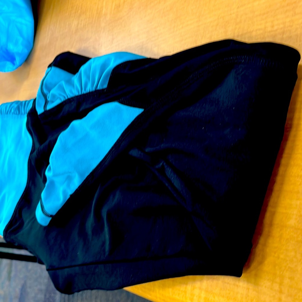 Avia brand women’s size medium black n blue leggings